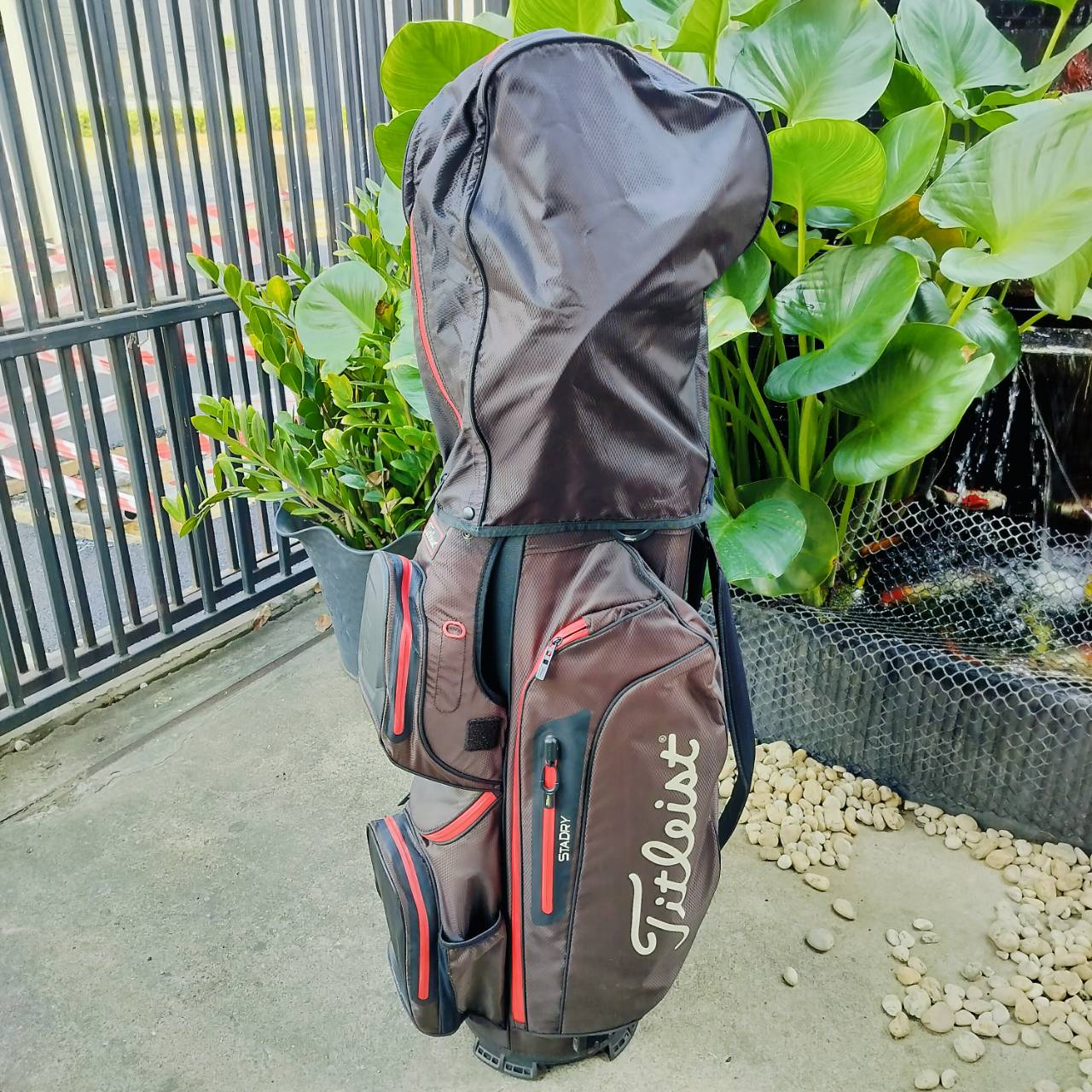 ถุงกอล์ฟ Titleist CART 15 STADRY™ มือสอง ของแท้!!! ของใหม่หมื่นกว่า