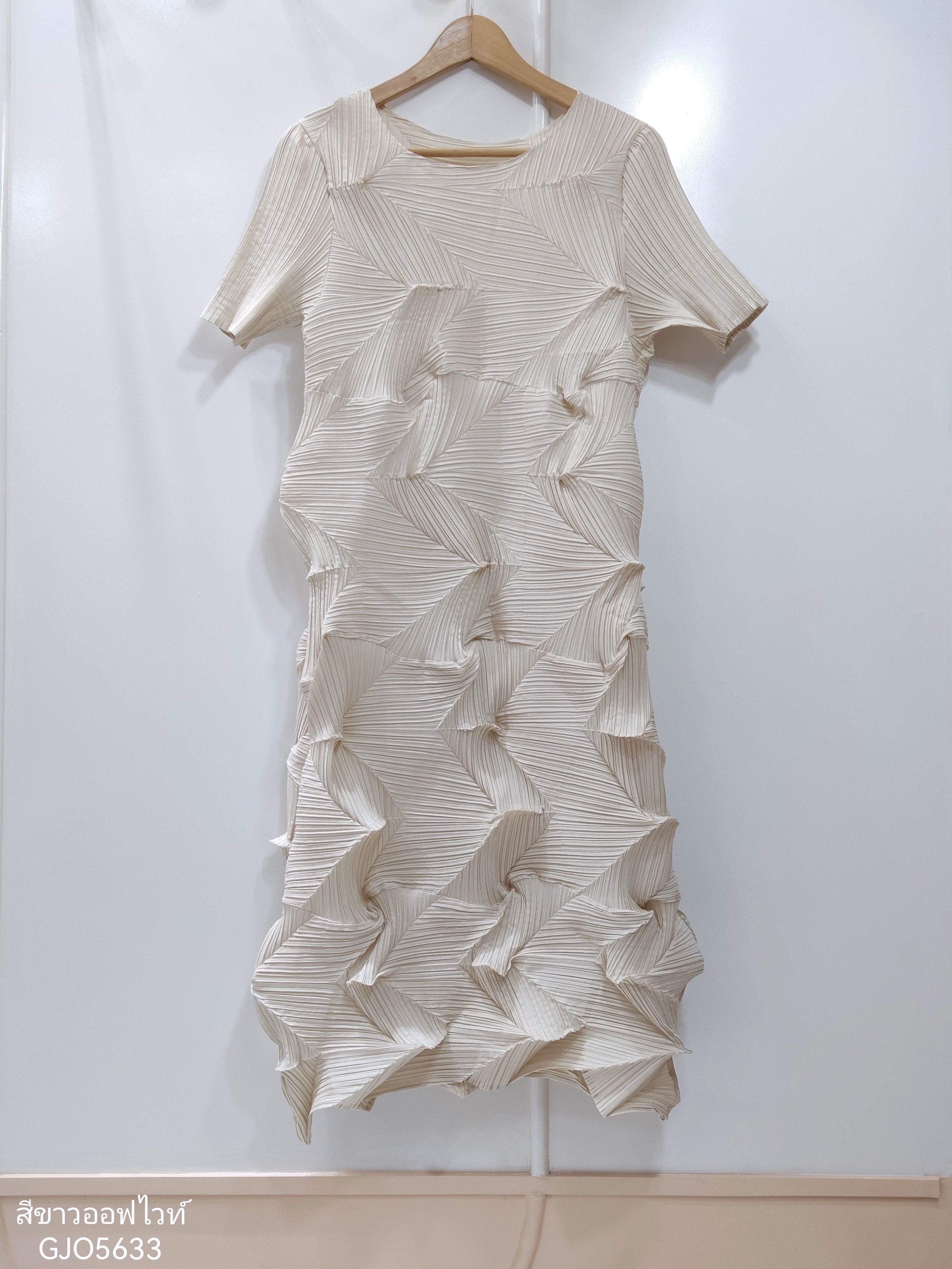 อกถึง 40นิ้ว 2MUAY GJO5633 เดรสพลีทคุณภาพ SHORT SLEEVE ZIGZAG PLEAT DRESS 4สี FREE SIZE