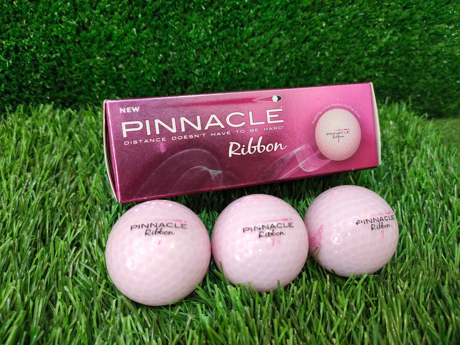 ลูกกอล์ฟ PINNACLE LADY Ribbon Susan G. KOMEN FOR THE CURE