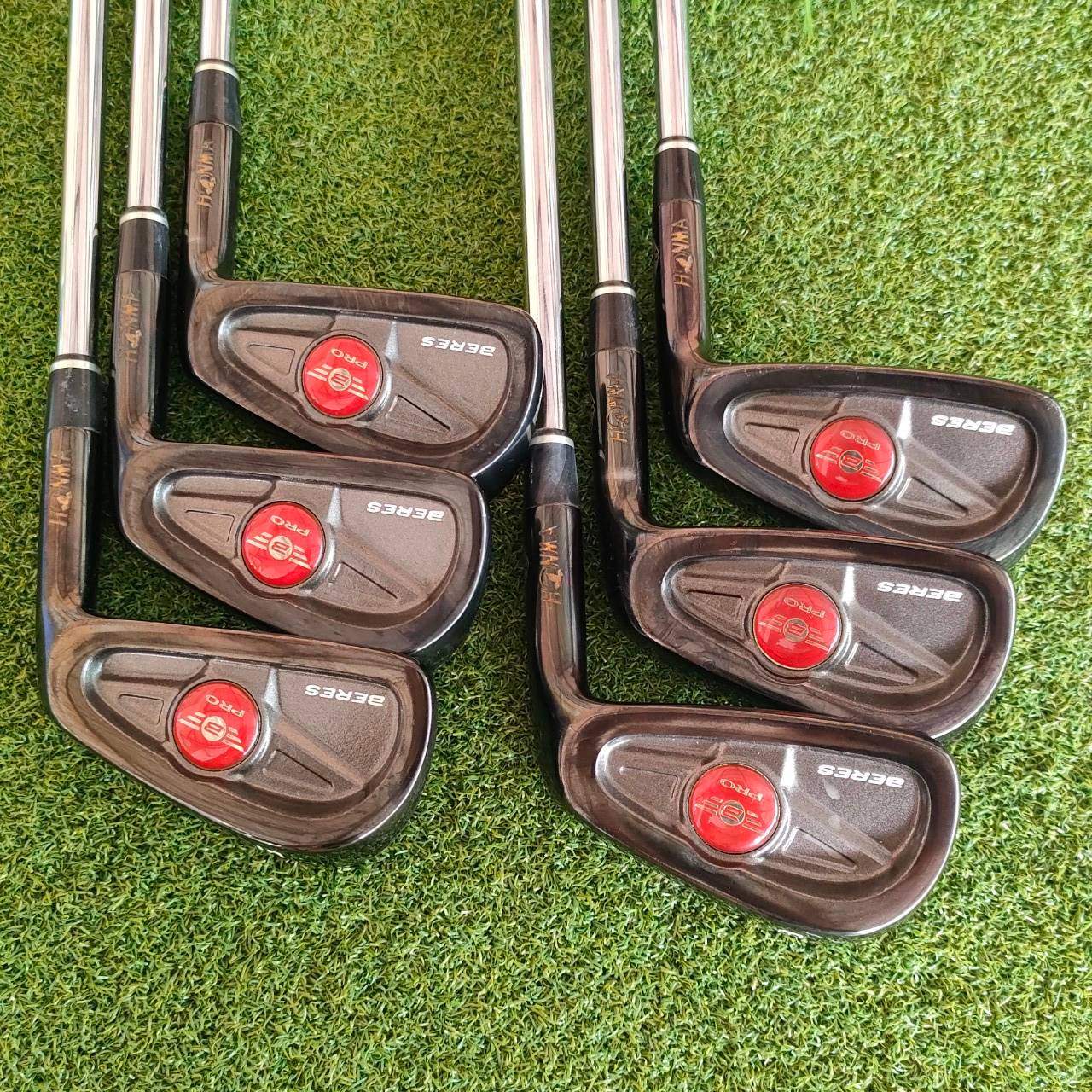 ชุดเหล็ก HONMA BERES PRO BLACK IP รุ่น LIMITED หายากจัด สวยหวานเจี๊ยบ มีเหล็ก 5 - 10 ทั้งหมด 6 ชิ้น ก้าน N.S.PRO 1050 GH FLEX S สุดๆแบบนี้นานๆเข้ามาทีครับ จัดด่วน!!!