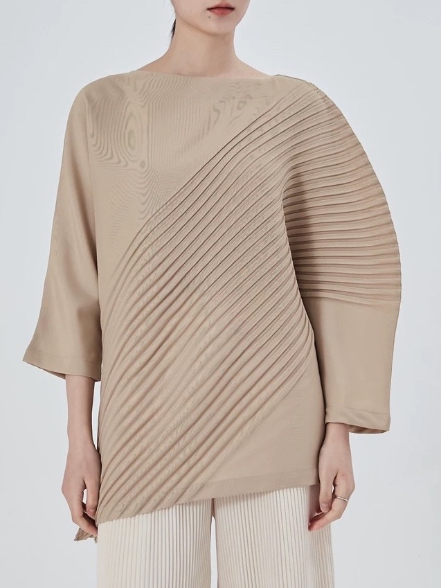 ปรับราคาลง20%!! อกไม่เกิน46 นิ้ว! 2MUAY รุ่น GJO2010 เสื้ออัดพลีทคุณภาพ CHIC DIAGONAL PLEATED TOP 6 สี FREE SIZE
