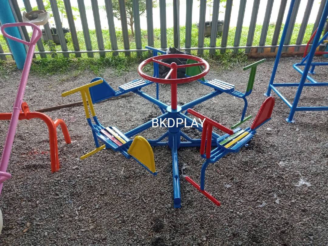 เครื่องเล่นสนาม กลางแจ้ง เหล็ก,ม้าหมุน เครื่องบินหมุน 4 ที่ Outdoor Playground, ราคาโรงงาน สินค้าสั่งผลิต 10-20 วัน