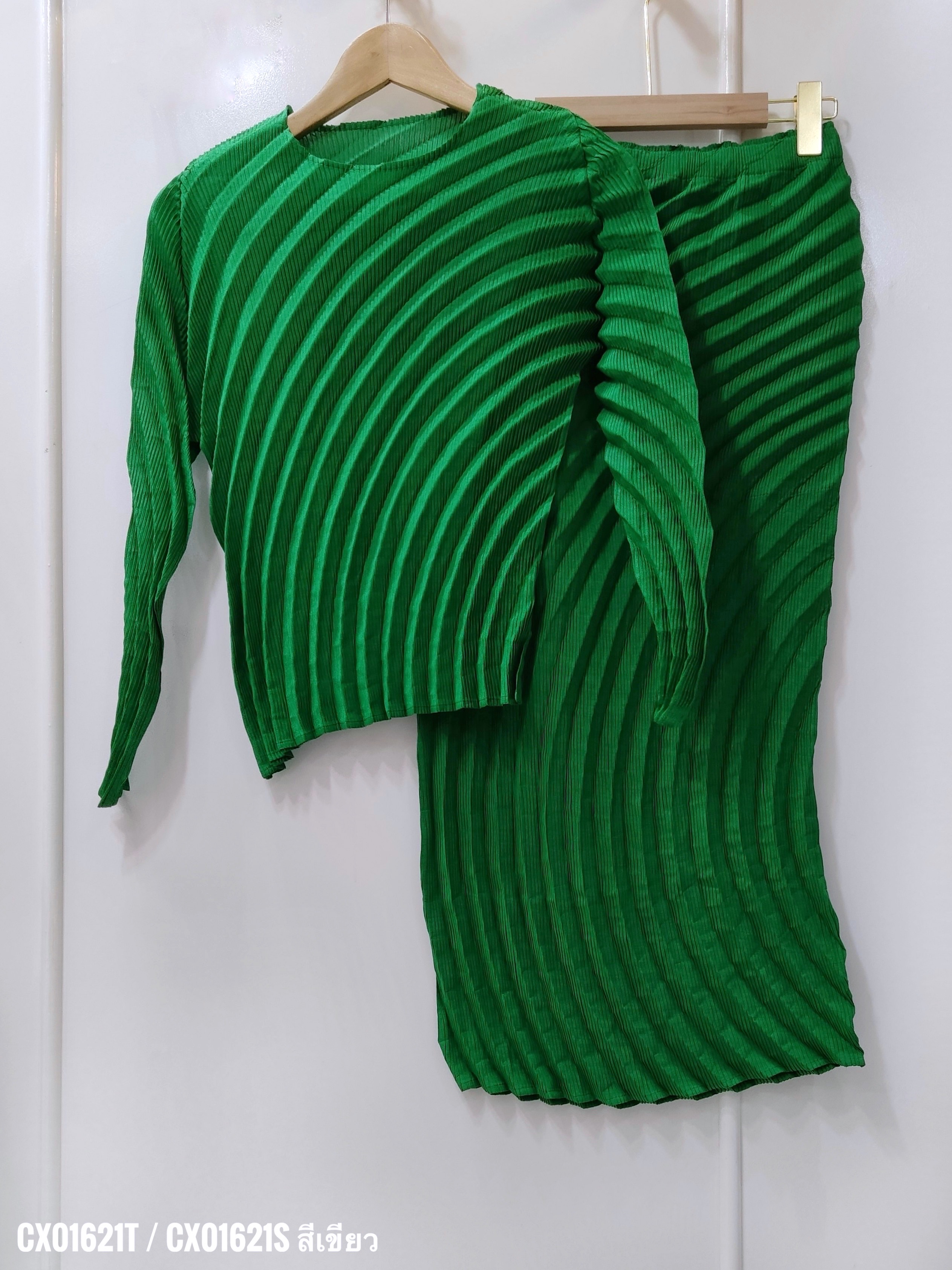 ปรับราคาลง20%!! 2MUAY รุ่น CX01621T / CX01621S เซ็ตพลีทคุณภาพ CIRCLE PLEATED SET 4 สี FREE SIZE