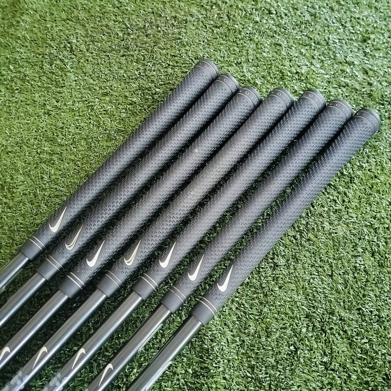 **ขาดเหล็ก 8** 🏌️ ชุดเหล็ก NIKE NDS มีเหล็ก 4 5 6 7 9 PW SW ก้านกราไฟต์ FUJIKURA FLEX R สภาพสวยมาก เดิมๆเลยครับ ไม้กอล์ฟพรีเมี่ยมมือสอง ของแท้ By NakaraLuxurious
