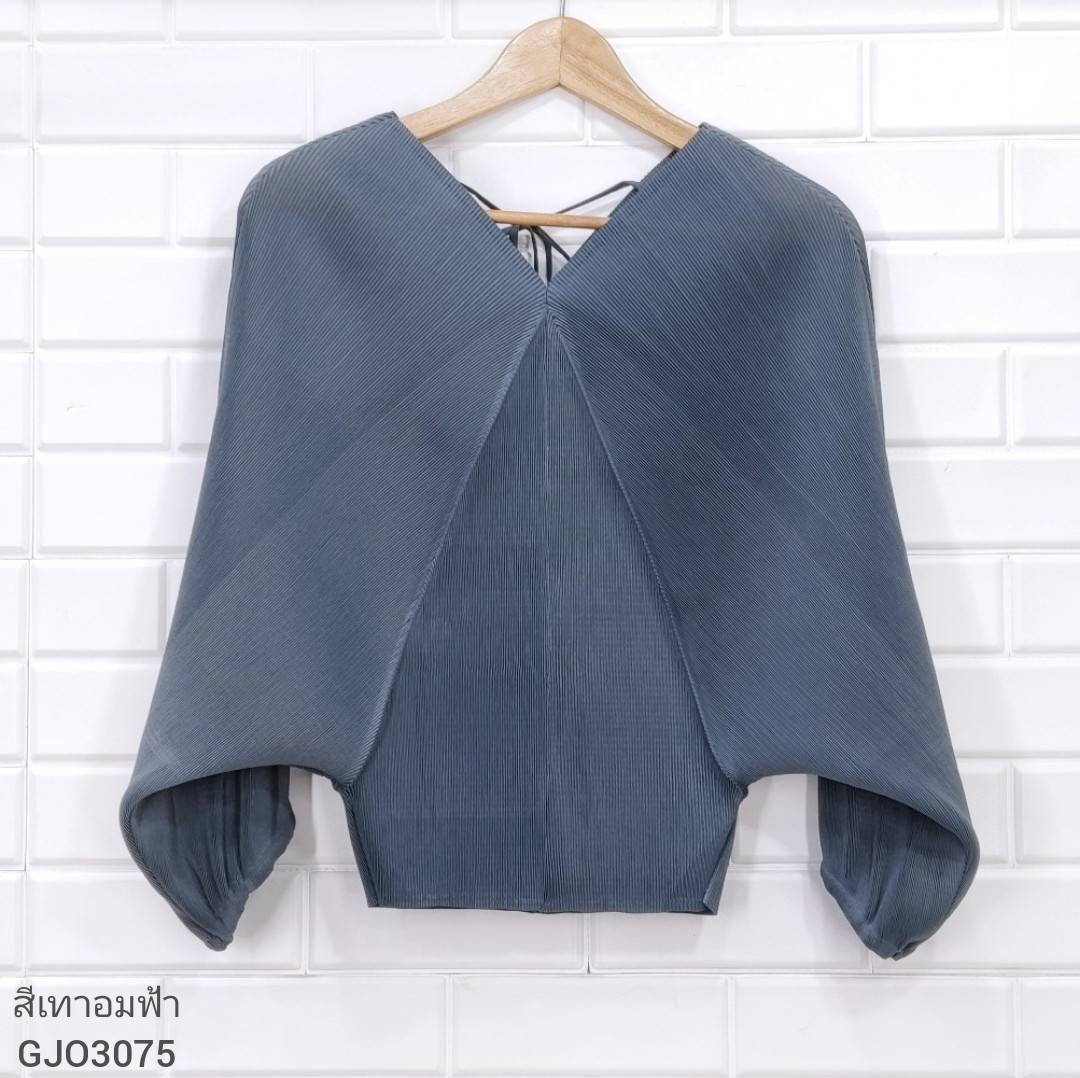2MUAY รุ่น GJO3075 เสื้อผู้หญิง เสื้อพลีทคุณภาพ สีดำ BATSLEEVE BOW TIE PLEAT TOP FREE SIZE