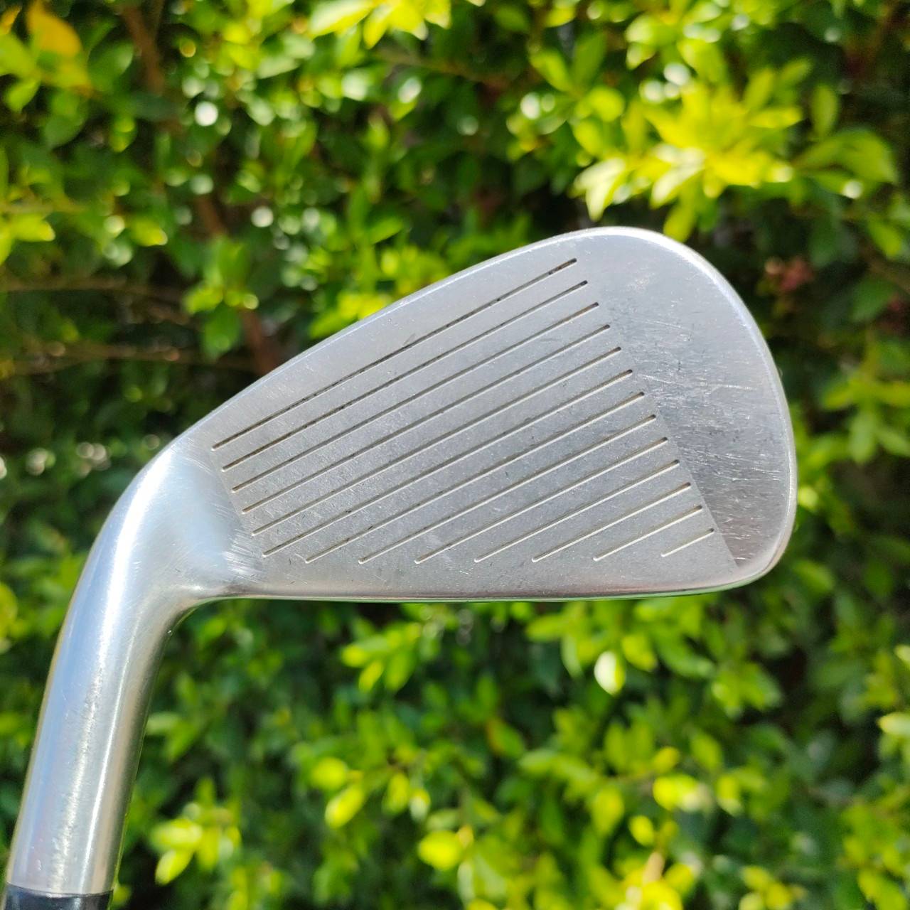 ชุดเหล็ก TAYLORMADE 360 มีเหล็ก 3-9 เเละ PW ก้าน TAYLORMADE S-90 เหล็กใบใหญ่สุดในซีรี่ครับ ตีง่ายและได้ระยะสุดๆ ยังผสม วัสดุ ทังเสตน วางได้บล๊านซ์มาก ตีลูกลอยง่าย ได้ระยะจัดๆเลยครับ ก้านเหล็กเบาเพียงแค่ 90 กรัมเท่านั้น เร่งระยะ ความสนุกได้แบบสุดๆ