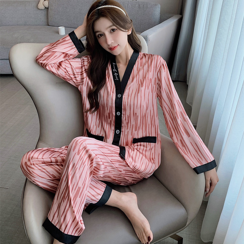 ชุดนอนผ้าซาตินไซส์ใหญ่ กระดุมหน้า ดีไซส์สวย