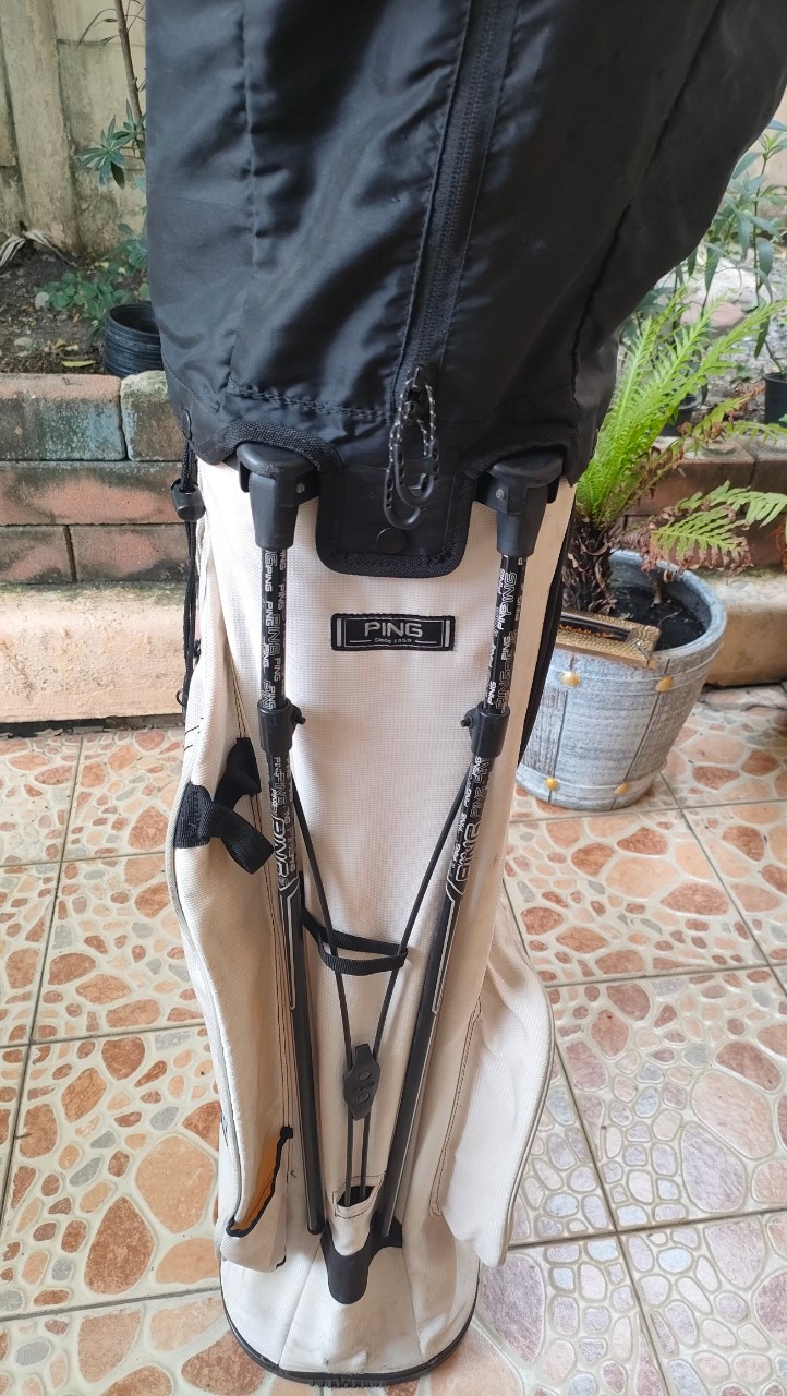 ถุงกอล์ฟ PING มือสอง