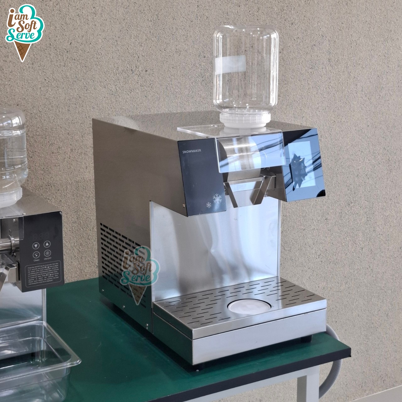 เครื่องทำบิงซู เครื่องทำน้ำแข็งเกล็ดหิมะ หน้าจอสัมผัส SNOWMAKER รุ่น SM-180 กำลังผลิต 180 Kg/24H