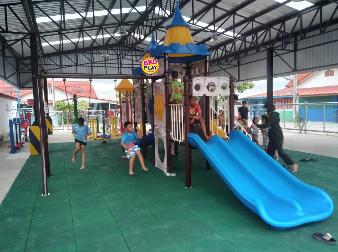 เครื่องเล่นสนามกลางแจ้ง, ชุดปราสาท2มงกุฏพร้อมชิงช้า สนามเด็กเล่น ,เครื่องเล่นสนามกลางแจ้งในร่มราคาถูก, เครื่องเล่นสนามปฐมวัย, playground, outdoorplayground ครุภัณฑ์สนามเด็กเล่น, สพฐ,โครงการโรงเรียนประชารัฐ