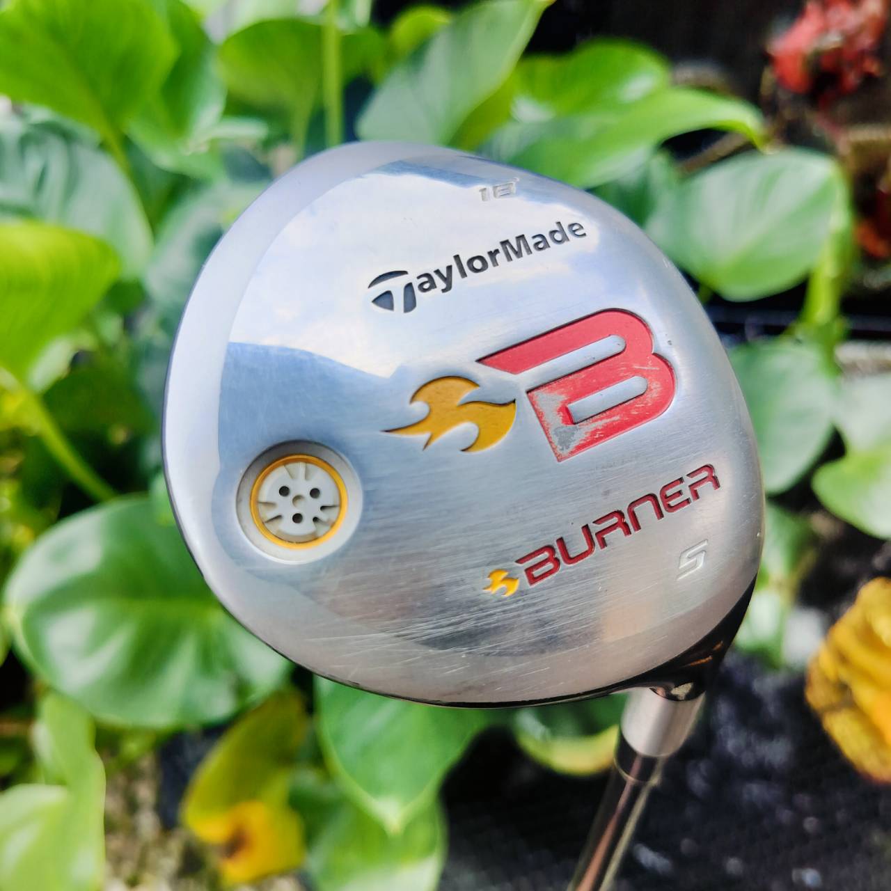 FW5 Taylormade BURNER ก้าน SUPERFAST RE*AX 49 FLEX R รุ่นนี้ออกแบบดีมาก หัวยื่นออกด้านหลังเยอะ ช่วยให้ตีตรงขึ้น ลูกลอยง่าย ระยะดีมาก ราคาสุดคุ้ม!!! ไม้กอล์ฟพรีเมี่ยมมือสอง ของแท้ By NakaraLuxurious