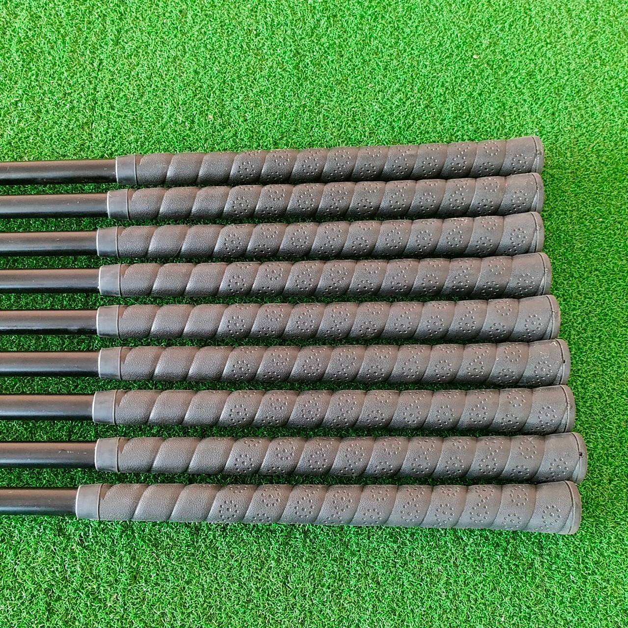 ชุดเหล็ก Renaissance CAVITY BACK มีเหล็ก 3-9 เเละ PW SW ก้าน PROFESSIONAL R MADE IN JAPAN สุดหรู สภาพสวยมาก เดิมๆทุกอย่าง ก้านกริพ ครับ