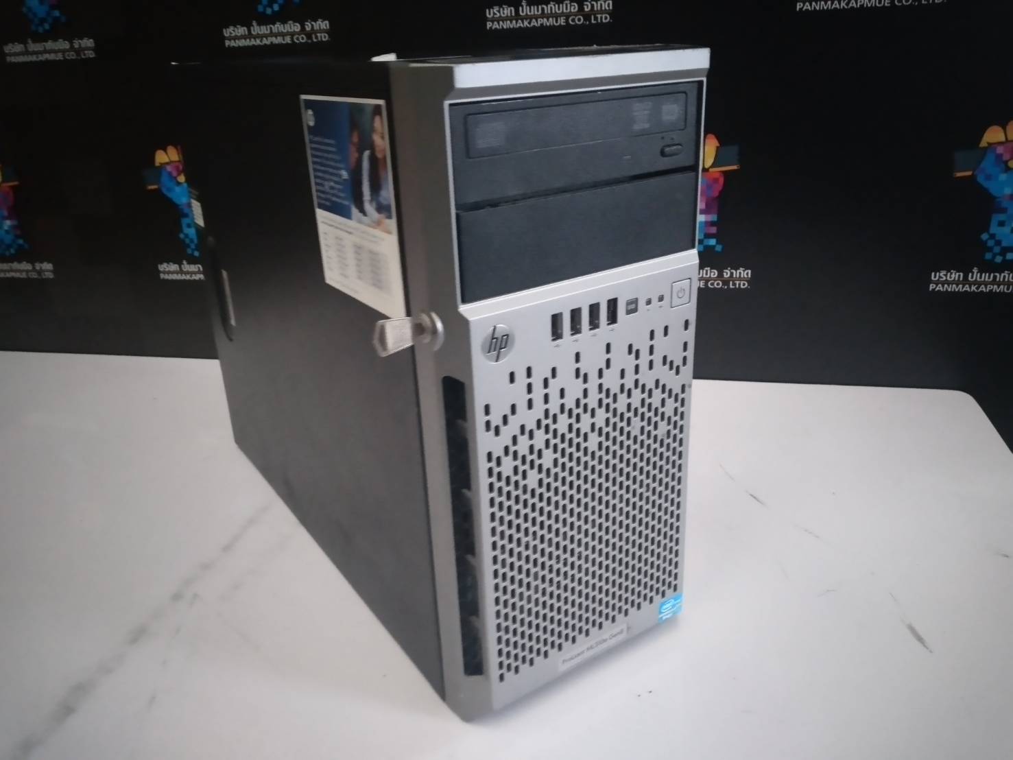 HP ML310E Gen8 server power x2