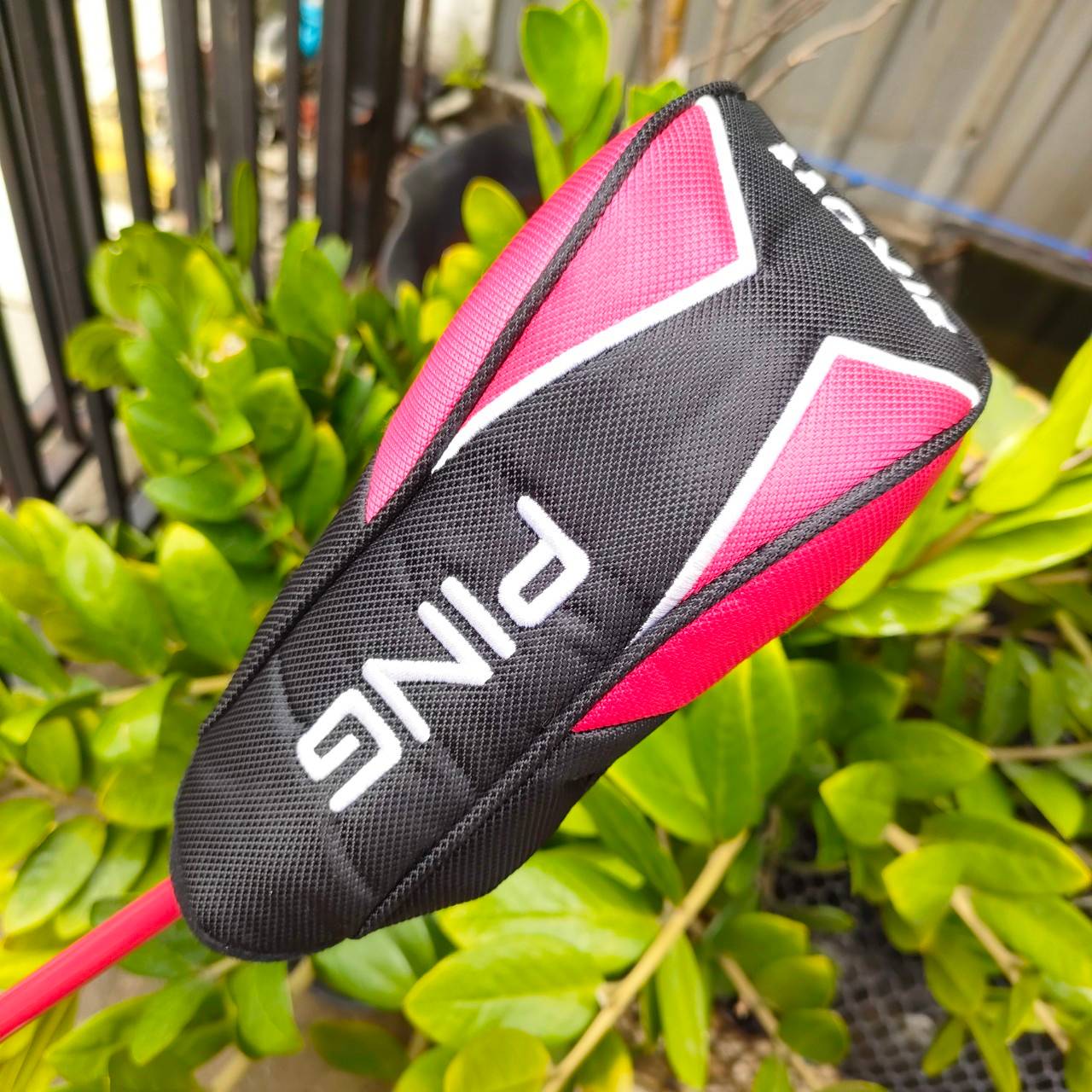 ** ไม้กอล์ฟสำหรับเด็ก ** FW PING MOXIE องศา 17 ความยาว 33 นิ้ว ก้าน PING MOXIE สภาพสวยมากเดิมๆ มี COVER เดิมแท้ ไม้กอล์ฟพรีเมี่ยมมือสอง ของแท้ By NakaraLuxurious