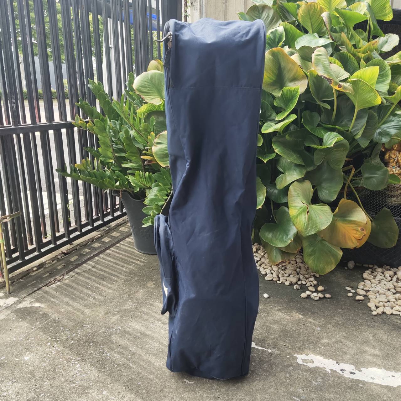 ถุงคลุมขึ้นเครื่องบิน NIKE มือสอง