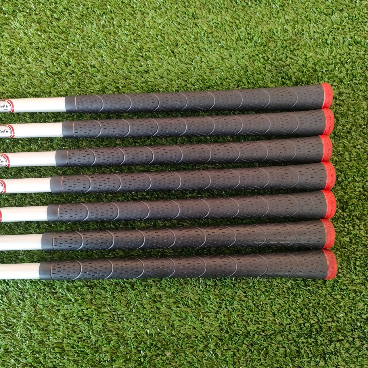 ชุดเหล็ก TAYLORMADE BURNER มีเหล็ก 5 - 9 เเละ PW SW ก้าน RE*AX SUPERFAST FLEX R เหล็กตระกูล BURNER เป็นตระกูลที่ ตีง่ายของ Taylormade ไม้กอล์ฟมือสอง ของแท้ BY NakaraLuxurious