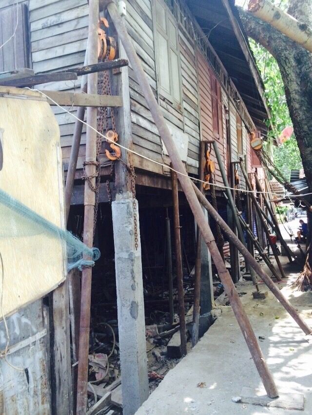 งานดีดบ้านขึ้น,เปลี่ยนฝ้า,เปลี่ยนหลังคาบ้านพัก การรถไฟแห่งประเทศไทย