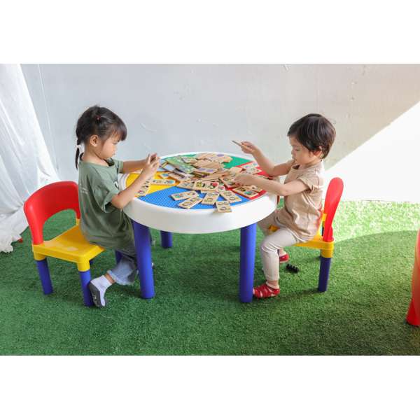 โต๊ะเลโก้ ต่อlego โต๊ะเล่นบล็อกตัวต่อสีสัน พร้อมเก้าอี้ 2 ตัว สำหรับเด็ก อนุบาล โรงเรียน เนอสเซอรี่ ศูนย์พัฒนาเด็กเล็ก