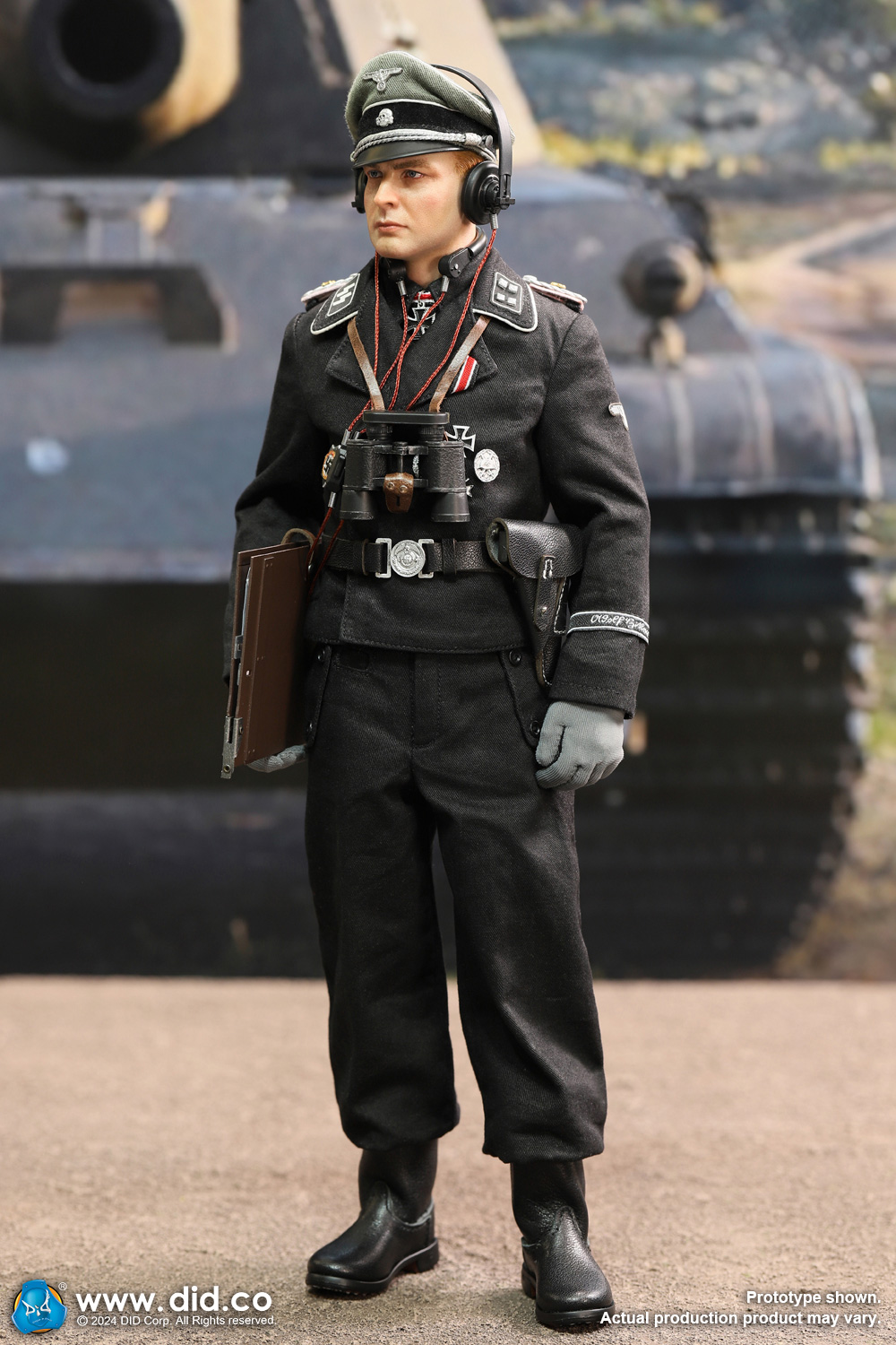 [สั่งจอง] DID D80176 1/6 : WWII German Commander - Max