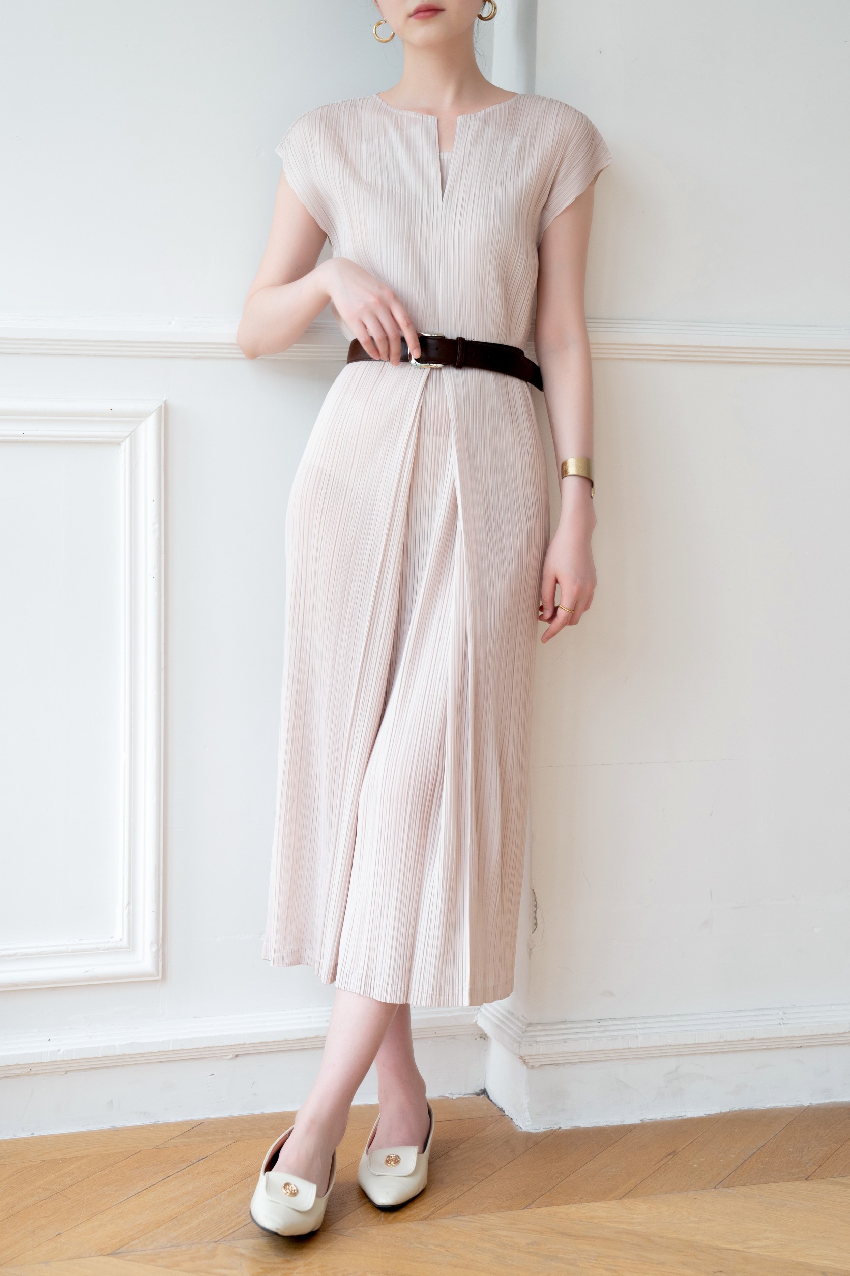 2MUAY รุ่น GJO1530 เดรสพลีทคุณภาพ OPEN NECK CAP SLEEVE PLEATED DRESS 10 สี FREE SIZE