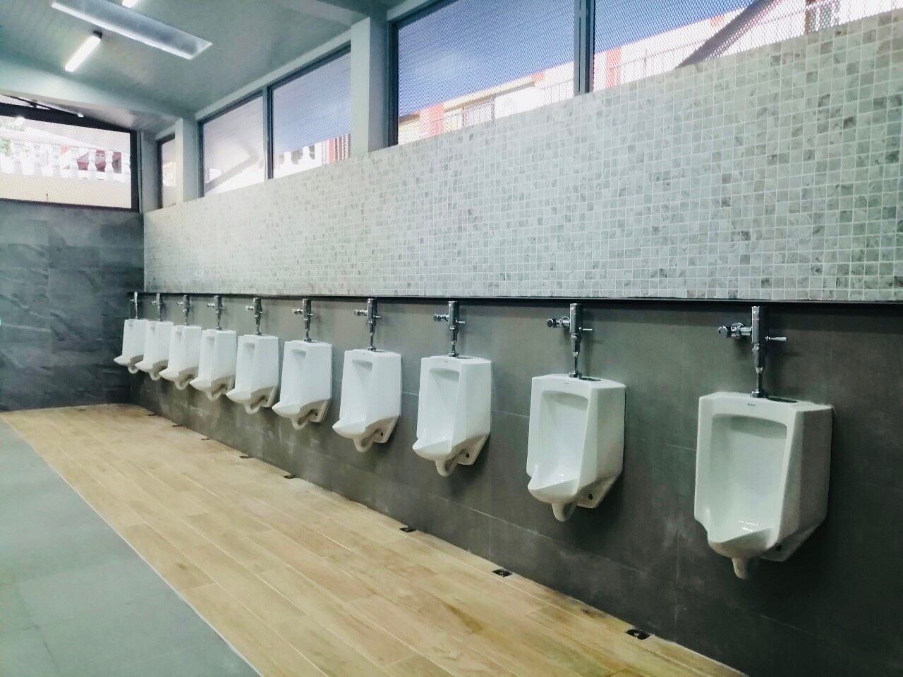 รร.ฤทธิยะวรรณาลัย(ดอนเมือง) งานสร้างห้องน้ำ45ห้อง