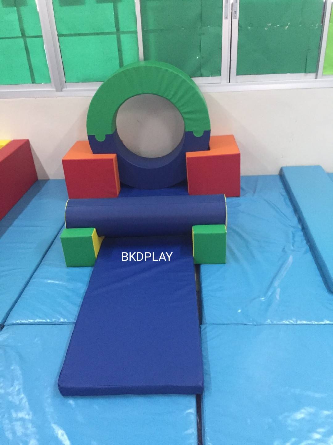 โดนัทนุ่มนิ่ม พร้อมเบาะทางเดินฝึกทรงตัว กระตุ้นพัฒนาการ กิจกรรมบำบัด กายภาพบำบัดเด็ก เสริมพัฒนาการกล้ามเนื้อมัดใหญ่ indoorplayground รับผลิตเครื่องเล่นนุ่มนิ่ม softplay ใช้ในโรงเรียนนอนุบาล ศูนย์พัฒนาเด็กเล็ก โรงพยาบาล