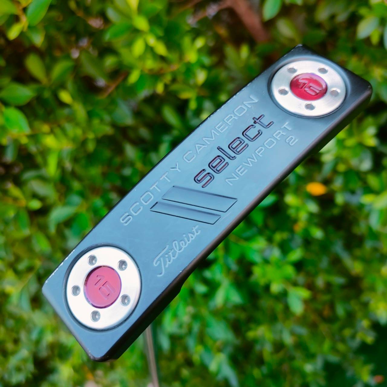 ***ไม้กอล์ฟสำหรับท่านที่ถนัดซ้าย*** PUTTER TITLEIST SCOTTY CAMERON SELECT NEWPORT 2 ความยาว 35 นิ้ว สภาพสวยงามมาก!! พัตเตอร์ยอดนิยมสูงสุดในโลก!! ไม้กอล์ฟมือสอง ของแท้ BY NakaraLuxurious
