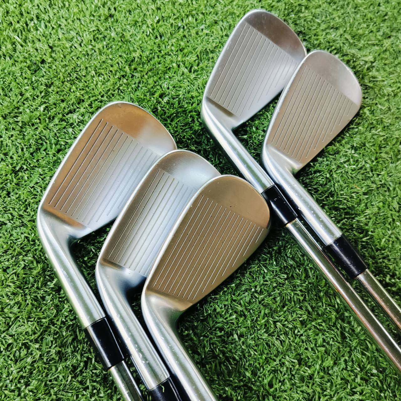 ชุดเหล็ก TAYLORMADE MC FORGED TOUR PREFERRED มีเหล็ก 6 - 9 เเละ PW รุ่นดังน่าโดน ก้าน DYNAMIC GOLD S200 เป็นเหล็ก FORGED ของแบรนด์ Taylormade ไม้กอล์ฟพรีเมี่ยมมือสอง ของแท้ By NakaraLuxurious