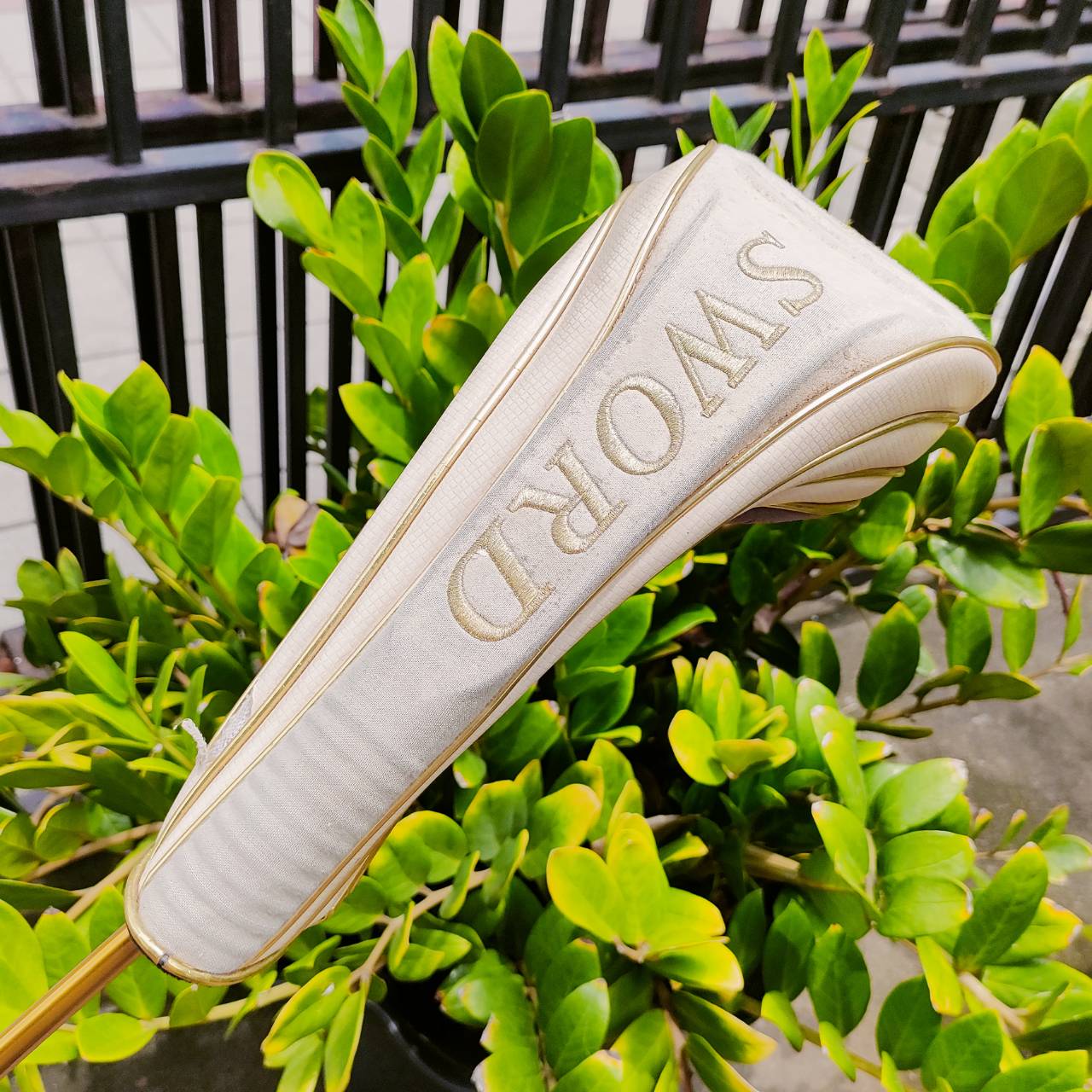 Driver SWORD SNIPER Hi 4WD องศา 9 ก้าน TOUR AD FLEX มี COVER เดิม รุ่น Hi หน้าเด้งมาก พร้อมหมุด 4 จุด 4WD ทำให้การชดเชยสูงสุด ตีทั้งตรง ทั้งไกลมาก ไม้กอล์ฟพรีเมี่ยมมือสองญี่ปุ่น ของแท้ By NakaraLuxurious