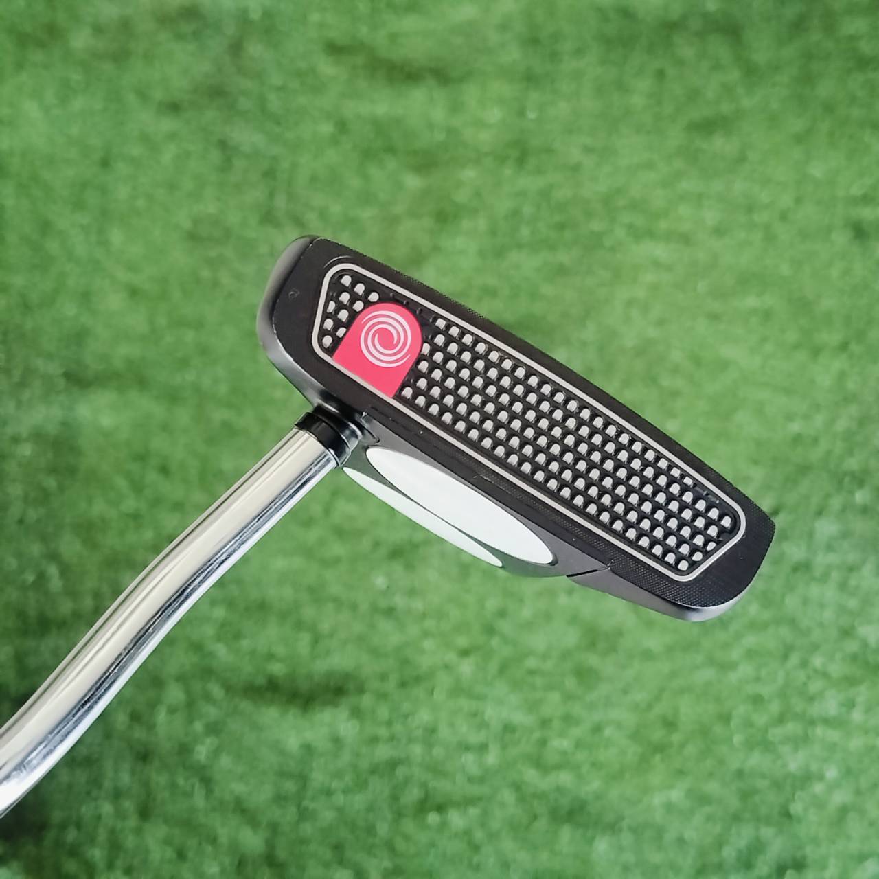 PUTTER ODYSSEY 2-BALL O-WORK ความยาว 33 นิ้ว สภาพดีมาก มี COVER ไม้กอล์ฟพรีเมี่ยมมือสอง ของแท้ By NakaraLuxurious