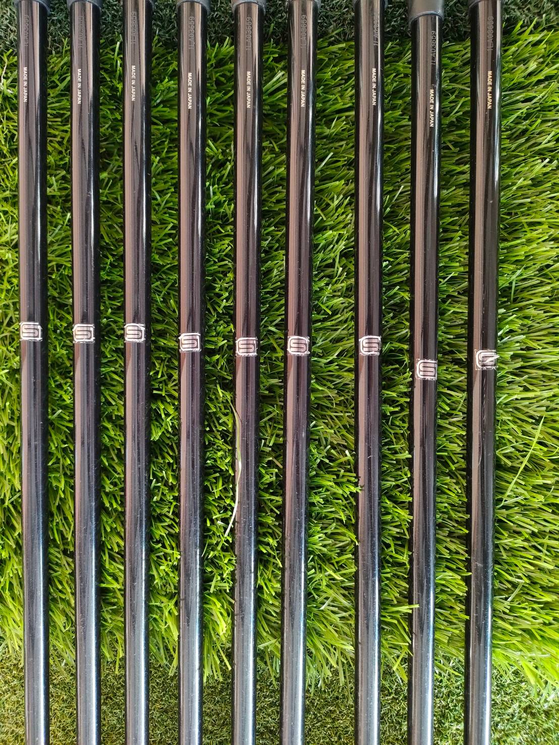 ชุดเหล็ก PRGR DATA811 มีเหล็ก 3 - PW SW ก้านกราไฟต์ PRGR M-40 /90MPH ไม้กอล์ฟพรีเมี่ยมจากประเทศญี่ปุ่น วัสดุดีมากตีง่ายและนุ่มมากวันนี้จัดให้ราคาพิเศษแน่นอนครับ