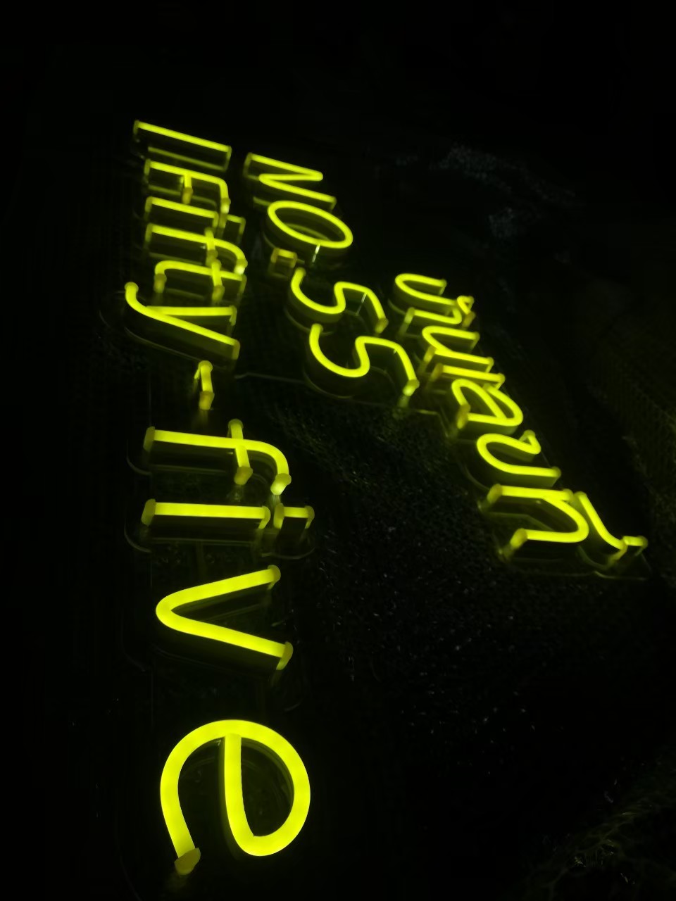 ป้ายไฟนีออนดัด