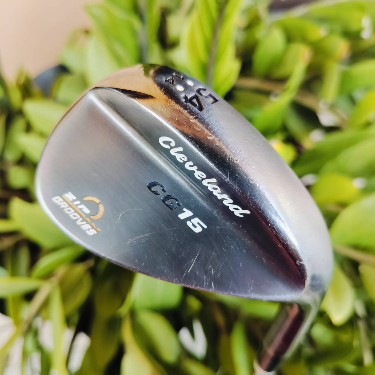 WEDGE CLEVELAND CG15 องศา 54 BOUNCE 14 ร่องแบบ ZIP เป็นสี่เหลี่ยม เหมือนร่องของซิปเลยค่ะ โหดแบบมากๆ ไม้กอล์ฟพรีเมี่ยมมือสอง ของแท้ By NakaraLuxurious