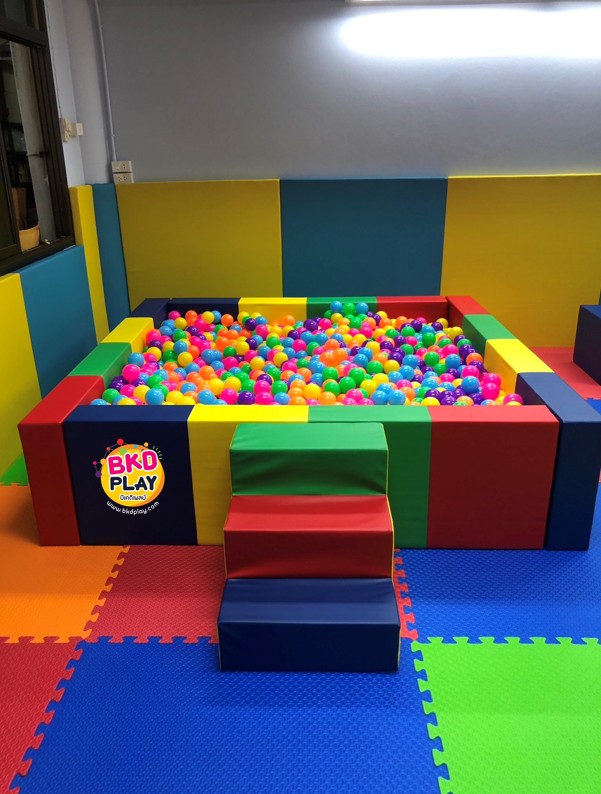 บ่อบอลพร้อมบันได ห้องบอล คอกกั้นเด็ก บุนวมนิ่ม,คอกกั้น, เบาะนุ่มนิ่ม หนัง soft play, indoor playground ของเล่นเสริมพัฒนาการ รับสั่งทำบ่อบอล ตามขนาด