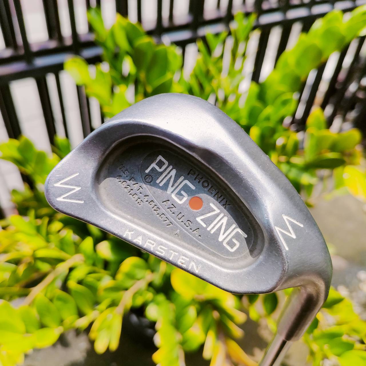 PW PING ZING จุดส้ม ก้านเดิมๆ สติ๊กเกอร์ครบ เป็น WEDGE ที่ชิพง่าย กระจายน้ำหนักด้านหลัง เพื่อการชดเชยสูง ลดอาการฉึก และร่องเป็นร่อง U ให้สปินสูง ไม้กอล์ฟพรีเมี่ยมมือสอง ของแท้ By NakaraLuxurious