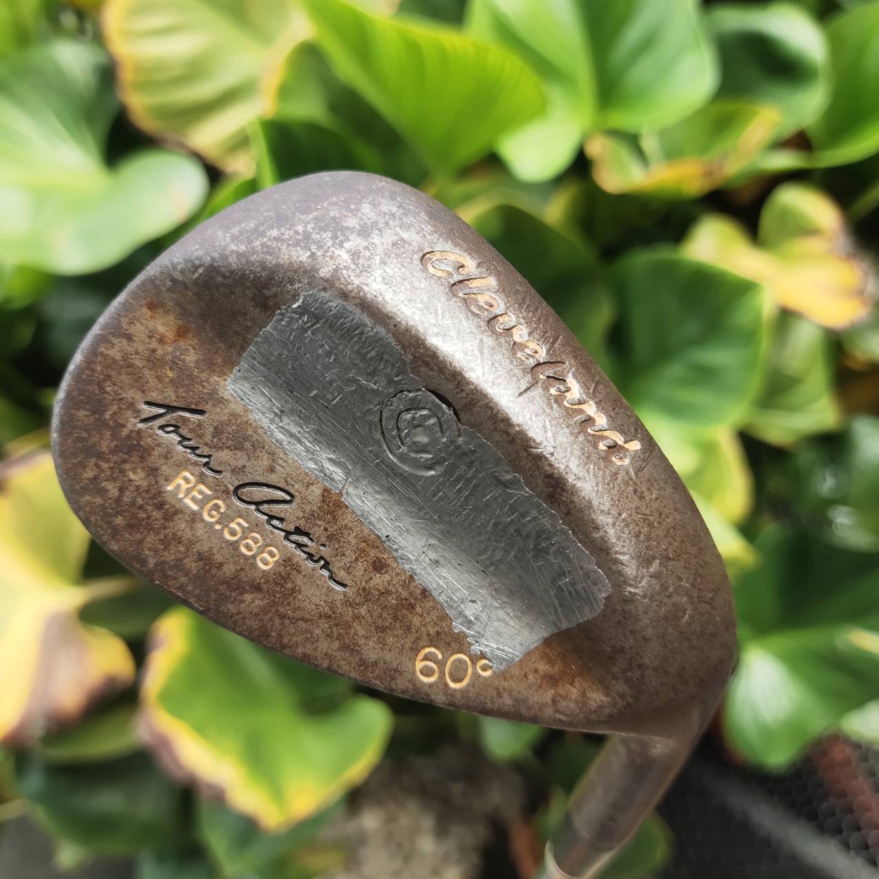 WEDGE CLEVELAND REG 588 60° รุ่นสนิม (Rust Finish) ให้ ฟีลลิ่งธรรมชาติและกลิ่นอายแบบคลาสสิก