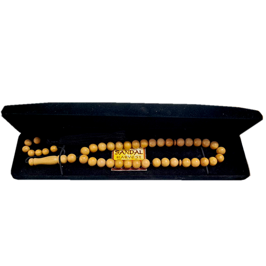 สร้อยข้อมือ ไม้จันทน์หอมแท้ 100% จากอินเดีย (33 เม็ด) ในกล่องกำมะหยี่ สวยหรู งานทำมือ ละเอียด ปราณีต ทุกเม็ด ไม่มีน้ำหอม ไม่ทำสี
