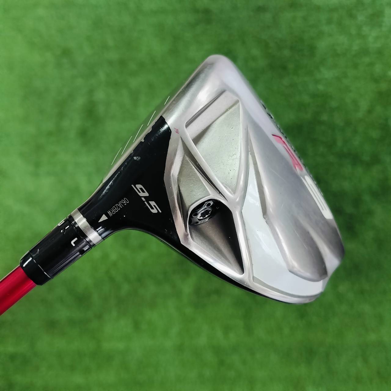 *** ไม้กอล์ฟมือซ้าย *** 🏌️ DRIVER TAYLORMADE R9 องศา 9.5 ก้าน FUJIKURA MOTORE FLEX SR ก้านดีมากๆ หัว R9 เป็นหัวที่ตีง่ายแบบสุดๆ ไม้กอล์ฟพรีเมี่ยมมือสอง ของแท้ By NakaraLuxurious