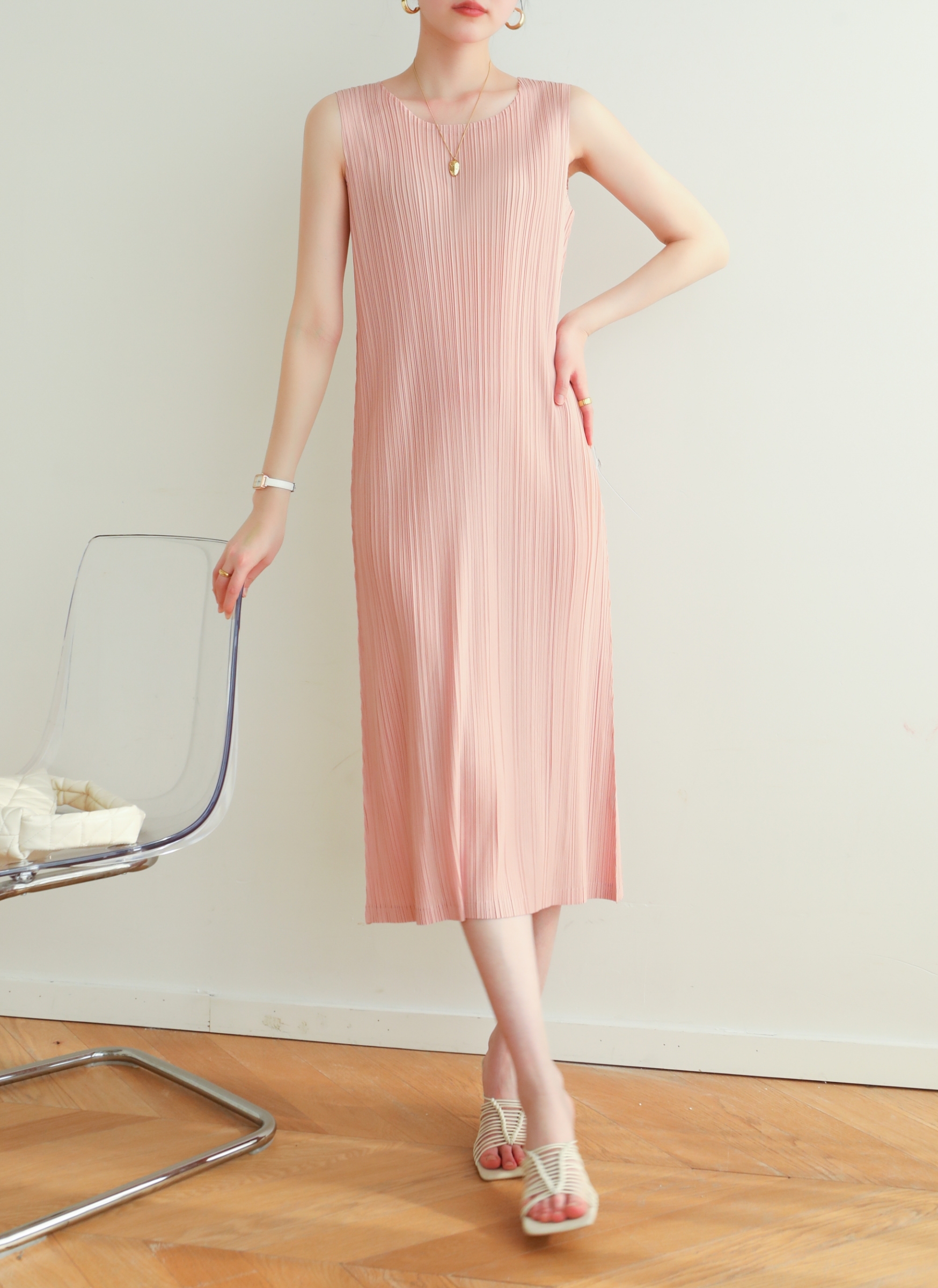 2MUAY BASIC รุ่น GJO7729 SLEEVELESS PLEATED DRESS เดรสผู้หญิง เดรสพลีทคุณภาพ 12สี