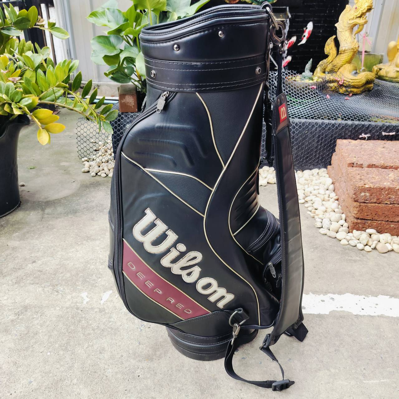 กอล์ฟ WILSON ถุงDEEP RED มือสอง สภาพดีพร้อมใช้ เป็นถุง TOUR ใบใหญ่ วัสดุดีมาก