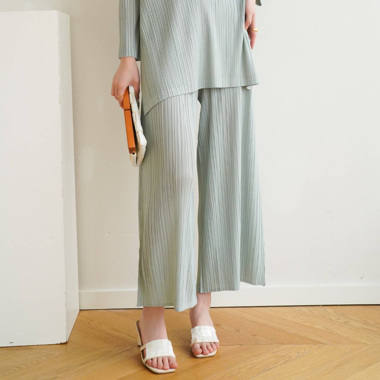 ปรับราคาลง20%!! ยาว 35.5นิ้ว!! 2MUAY รุ่น GJO2122 กางเกงผู้หญิง กางเกงพลีทคุณภาพ 6สี FREE SIZE LOOSE STRAIGHT PLEATED PANTS