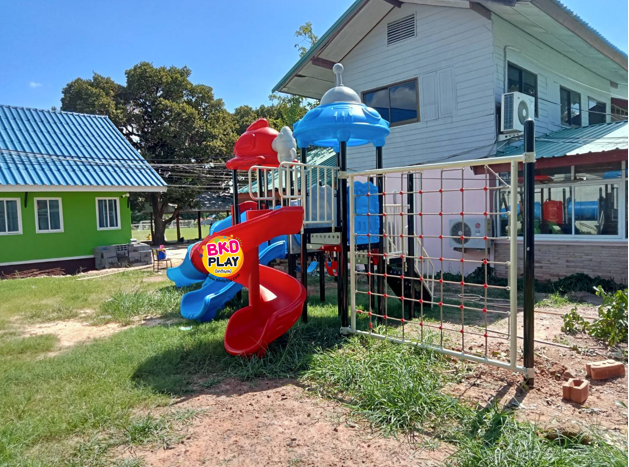 เครื่องเล่นสนามกลางแจ้ง, ชุดยูเอฟโอหรรษาA , มีชิงช้าและปีนป่ายในชุด ครุภัณฑ์สนามเด็กเล่น, สพฐ,โครงการโรงเรียนประชารัฐ playground,สไลเดอร์,ของเล่นเสริมพัฒนาการ,เครื่องเล่นสนาม, สนามเด็กเล่น