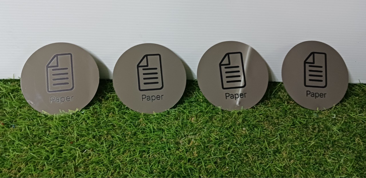 ป้ายเนมเพลต เเสตนเลสสีเงิน มิลเลอร์ สกรีนUV