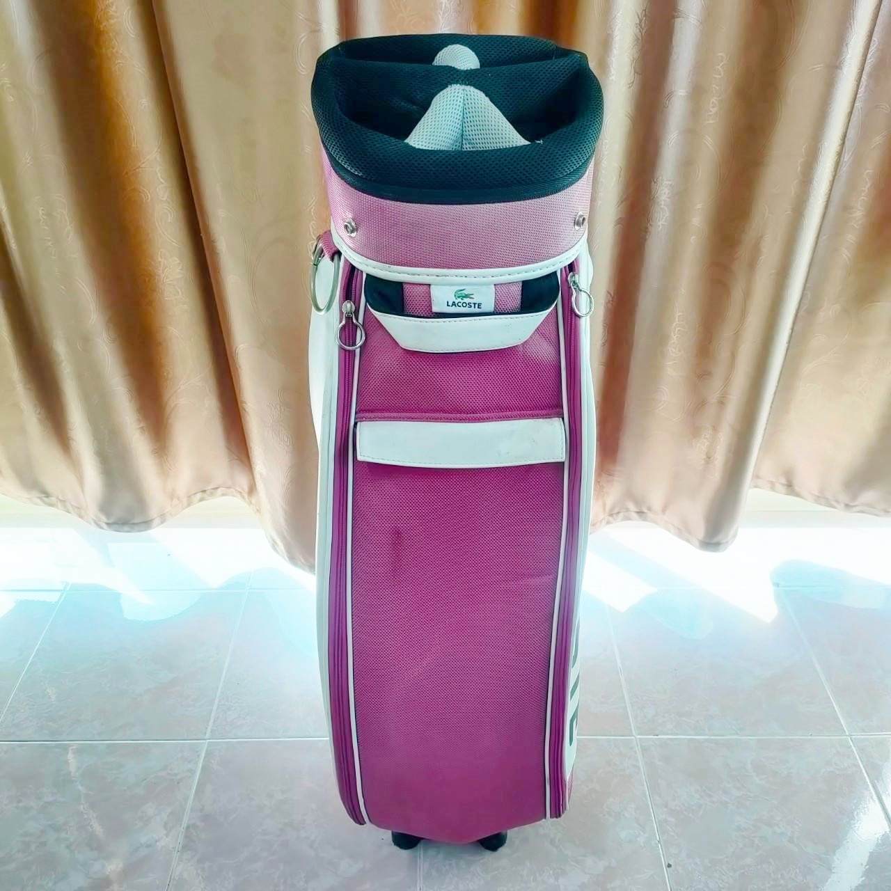 ถุงกอล์ฟ LACOSTE สุดยอดรสนิยม แบรนด์เนมแท้ มือสอง สวยมาก มีสไตล์ ของใหม่ 2 หมื่นกลางๆ