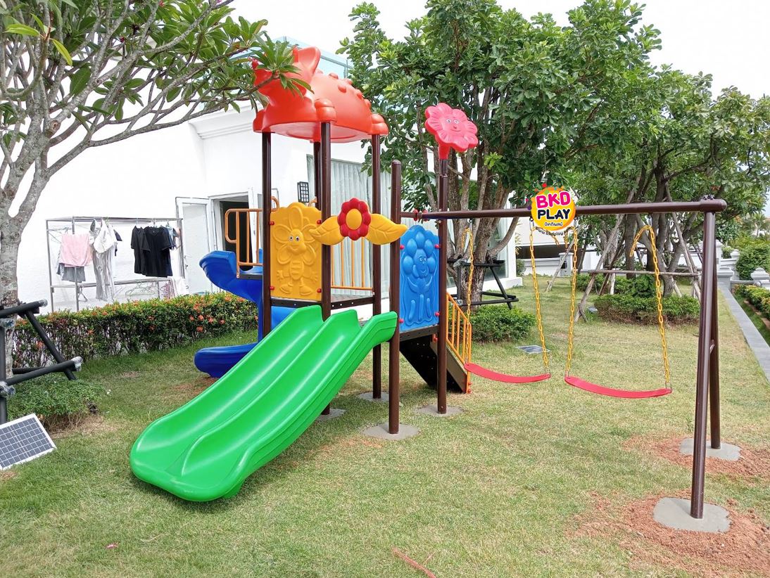 เครื่องเล่นสนามกลางแจ้ง เครื่องเล่นสนามในร่ม, เม่นน้อยกับเหล่าเพื่อนรัก ,สไลเดอร์, กระดานลื่น, ของเล่น,ครุภัณฑ์สนามเด็กเล่น, สพฐ,โครงการโรงเรียนประชารัฐ