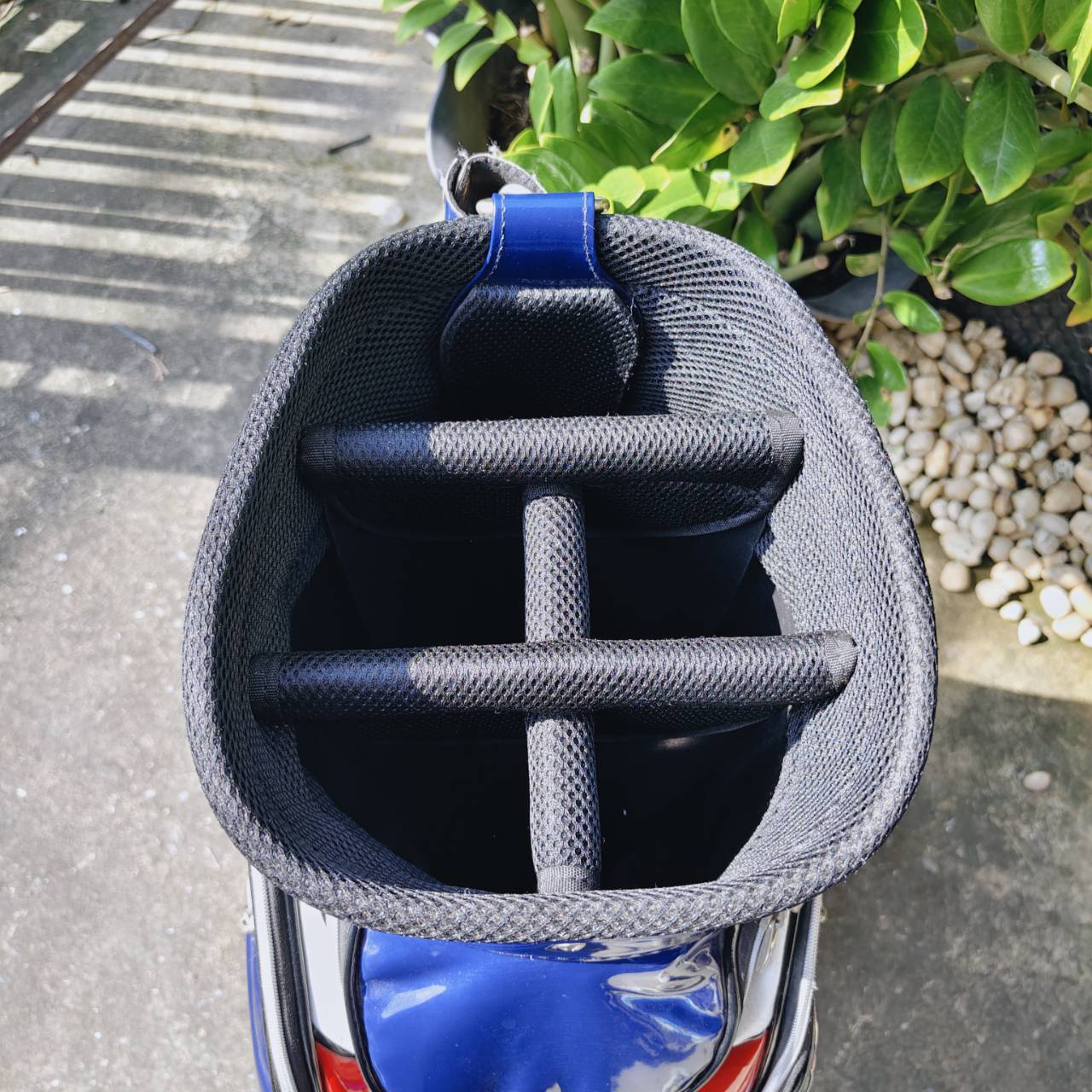 ถุงกอล์ฟ SCG มือสอง *มีตำหนิแป๊กหลุดสองจุด* วัสดุถุงดีแลเะสวยมากค่ะ เป็นถุง TOUR ใส่ได้จุกๆ