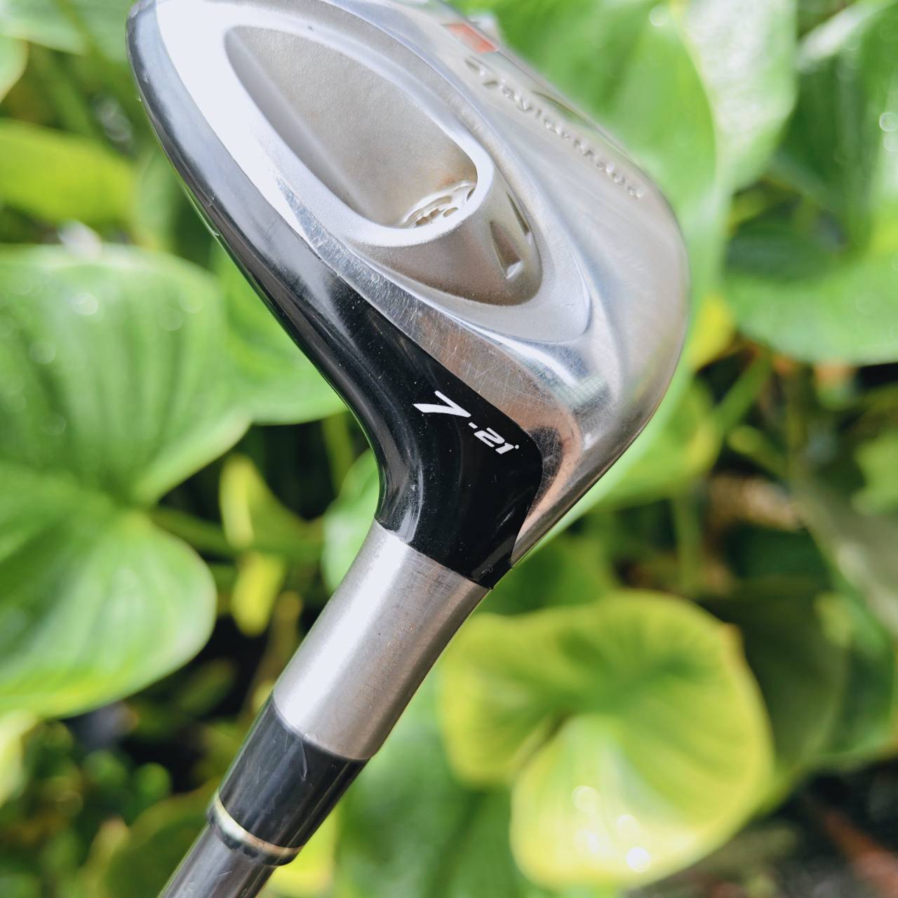 7 Wood TaylorMade r7 ST (21°) ไขปรับทิศทางลูกได้ดี ตีตรงอย่างมาก แม่นยำเป้าหมายที่สุด