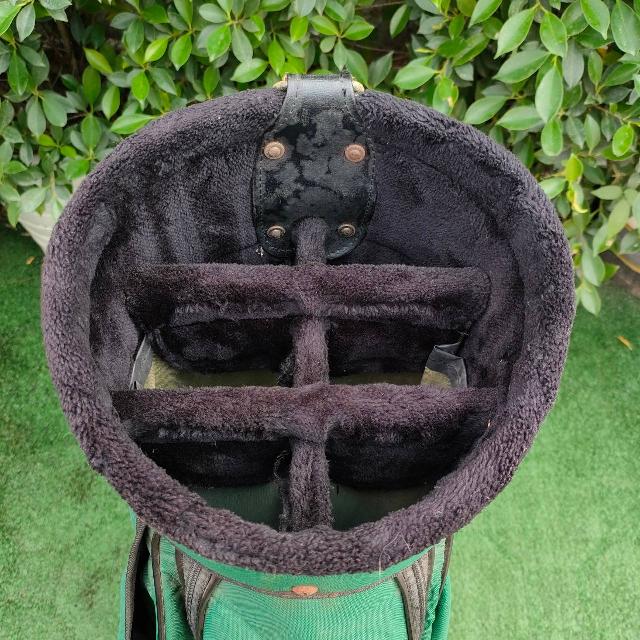 ถุงกอล์ฟ PGA PROFERSSIONAL GOLF มือสอง ** คอพเวอร์มีตำหนิ มีรูปให้ชมค่ะ **