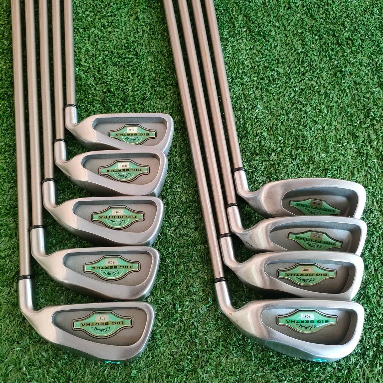 ** ไม้กอล์ฟสำหรับผู้หญิง ** ชุดเหล็ก CALLAWAY BIG BERTHA มีเหล็ก 3-9 เเละ PW ก้าน CALLAWAY GOLF FLEX L ชุดตีง่าย คุณภาพสูงมากๆ ก้านแบบเจาทะลุด้วยครับ คุณผู้หญิงที่กำลังหาเหล็กดีๆ สักชุด พลาดไม่ได้เลยนะครับ ดีกว่าไปซื้อชุดจากจีนครับ!!!