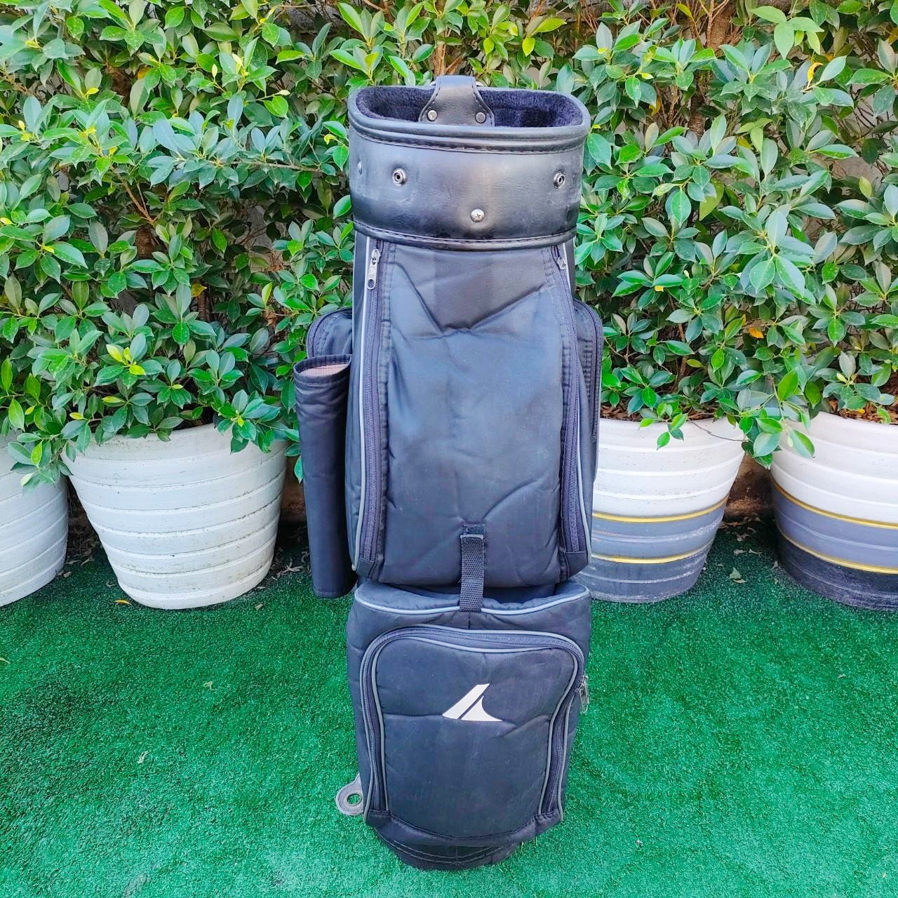 ถุงกอล์ฟ PRO KENNEX มือสอง ** ถุงกอล์ฟมีตำหนิ ตรงชิฟ เเต่รูดใช้งานได้ปกติ **